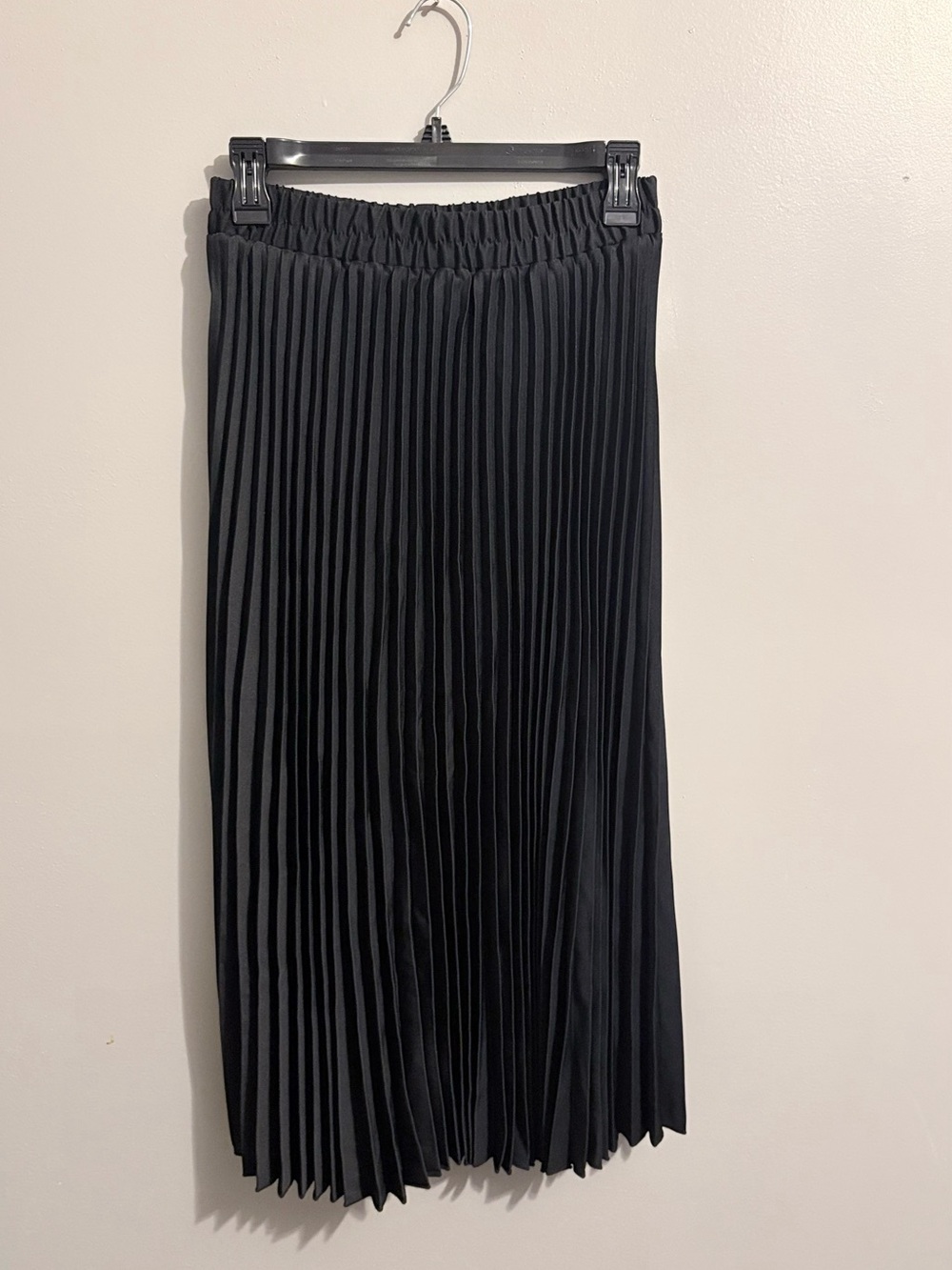 Women's Black Pleated Midi Skirt — Elastic Waist